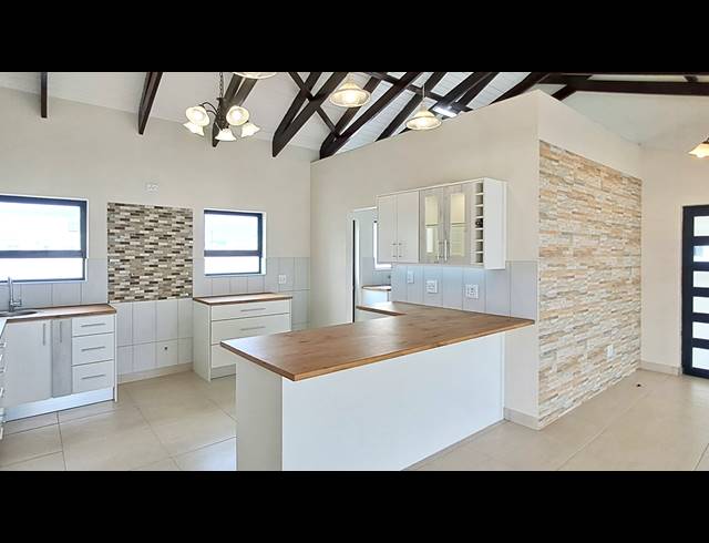 4 BEDROOM HOUSE FOR SALE IN ATLANTIC SANDS PRIVATE ESTATE